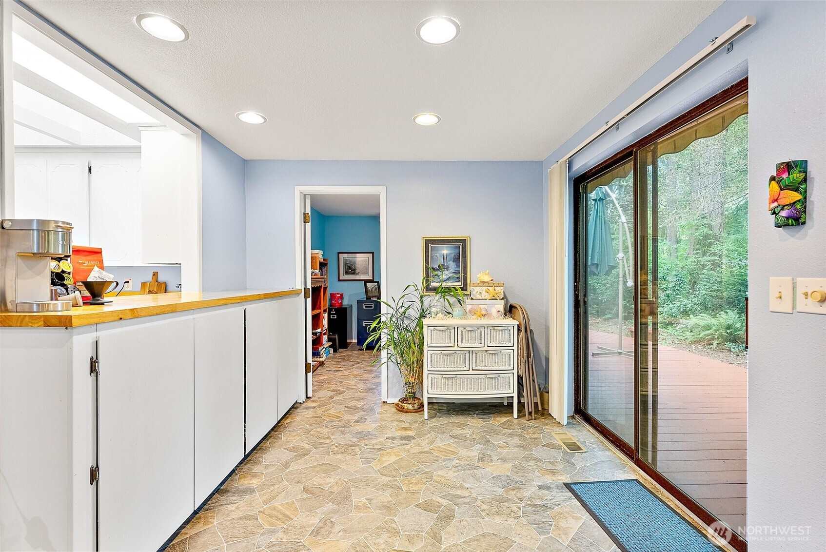 4136 Highline Drive SE, Olympia, WA 98501