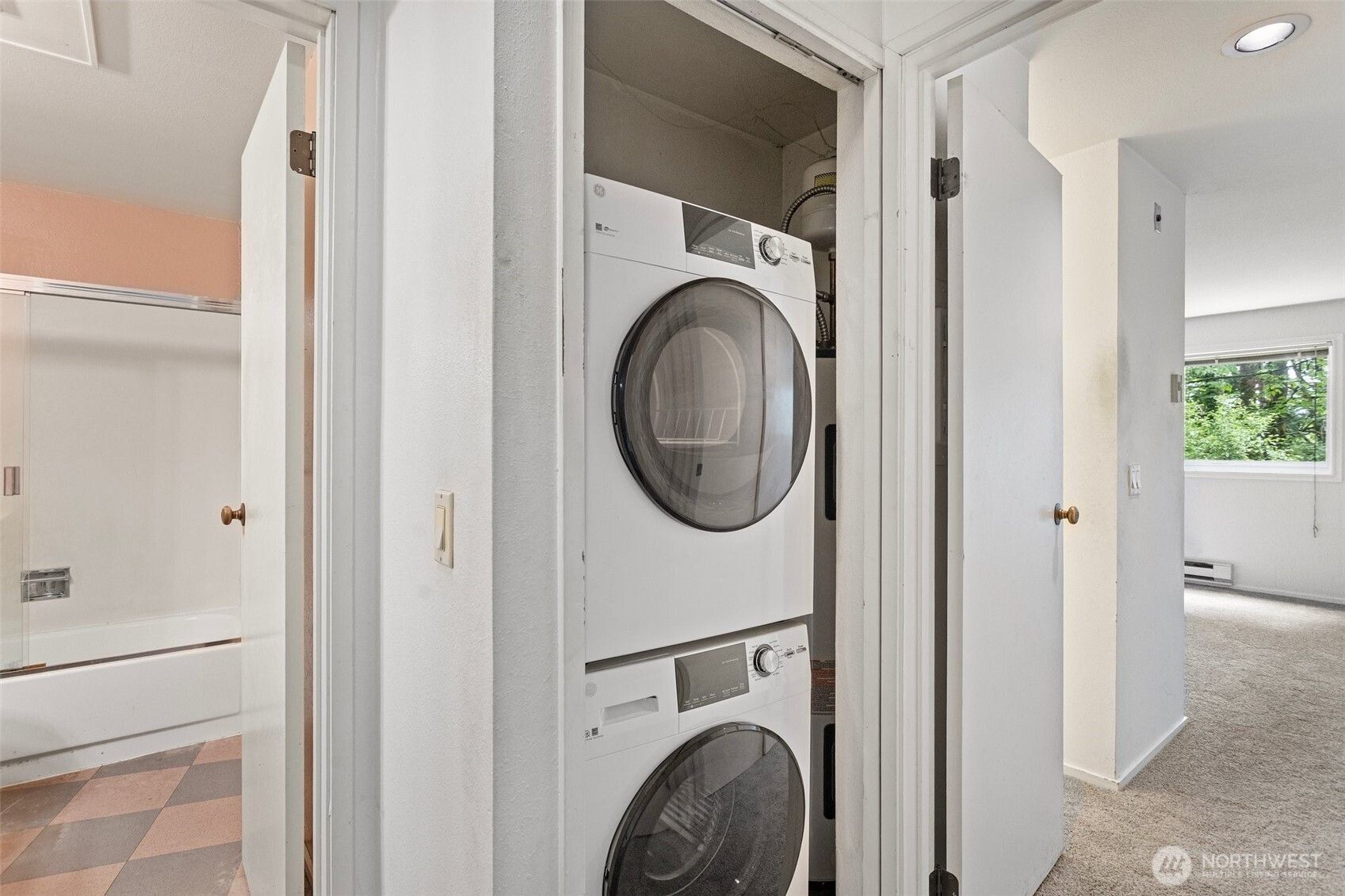 15734 NE 70th Ct, Redmond, WA 98052