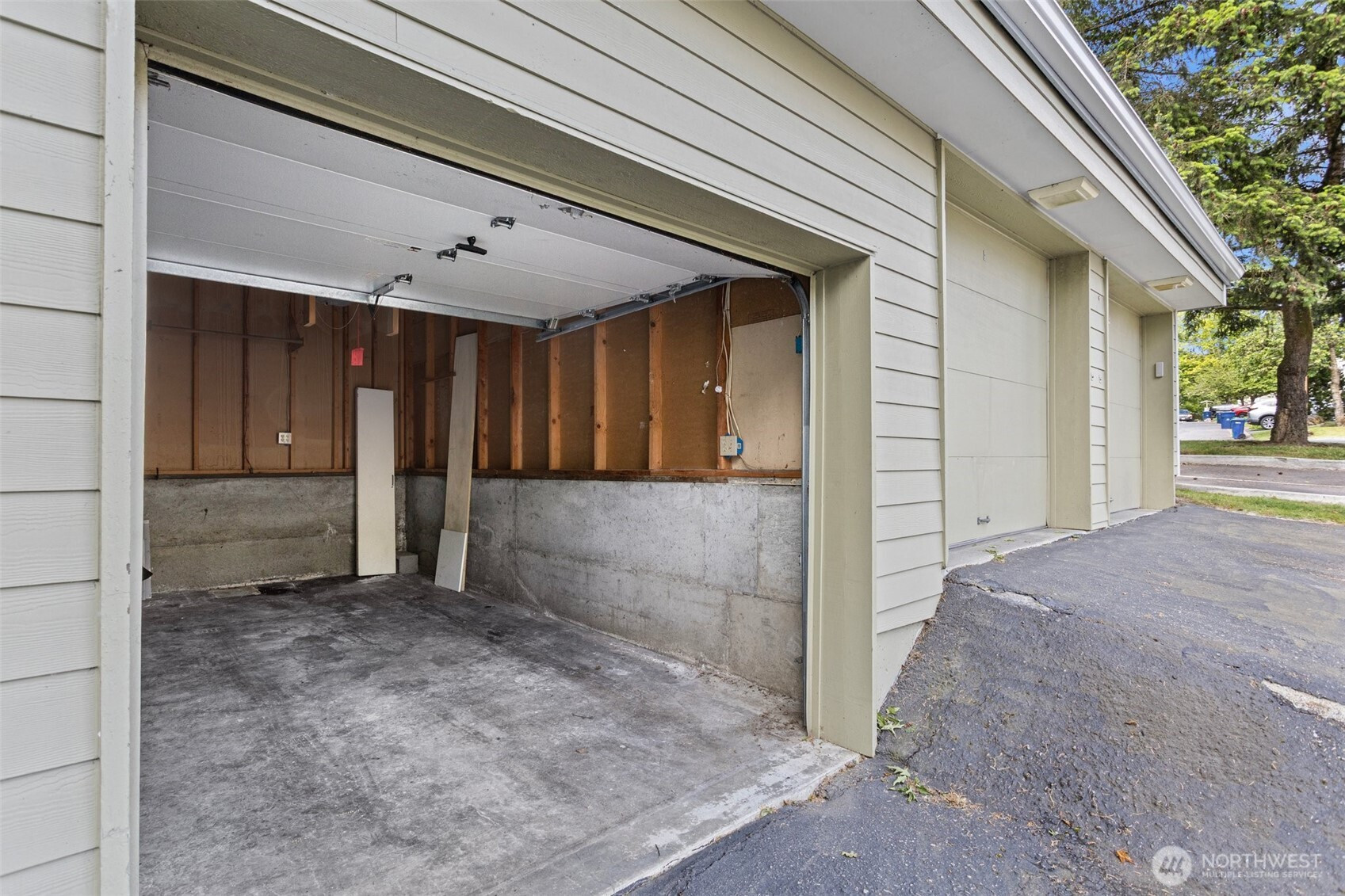 15734 NE 70th Ct, Redmond, WA 98052