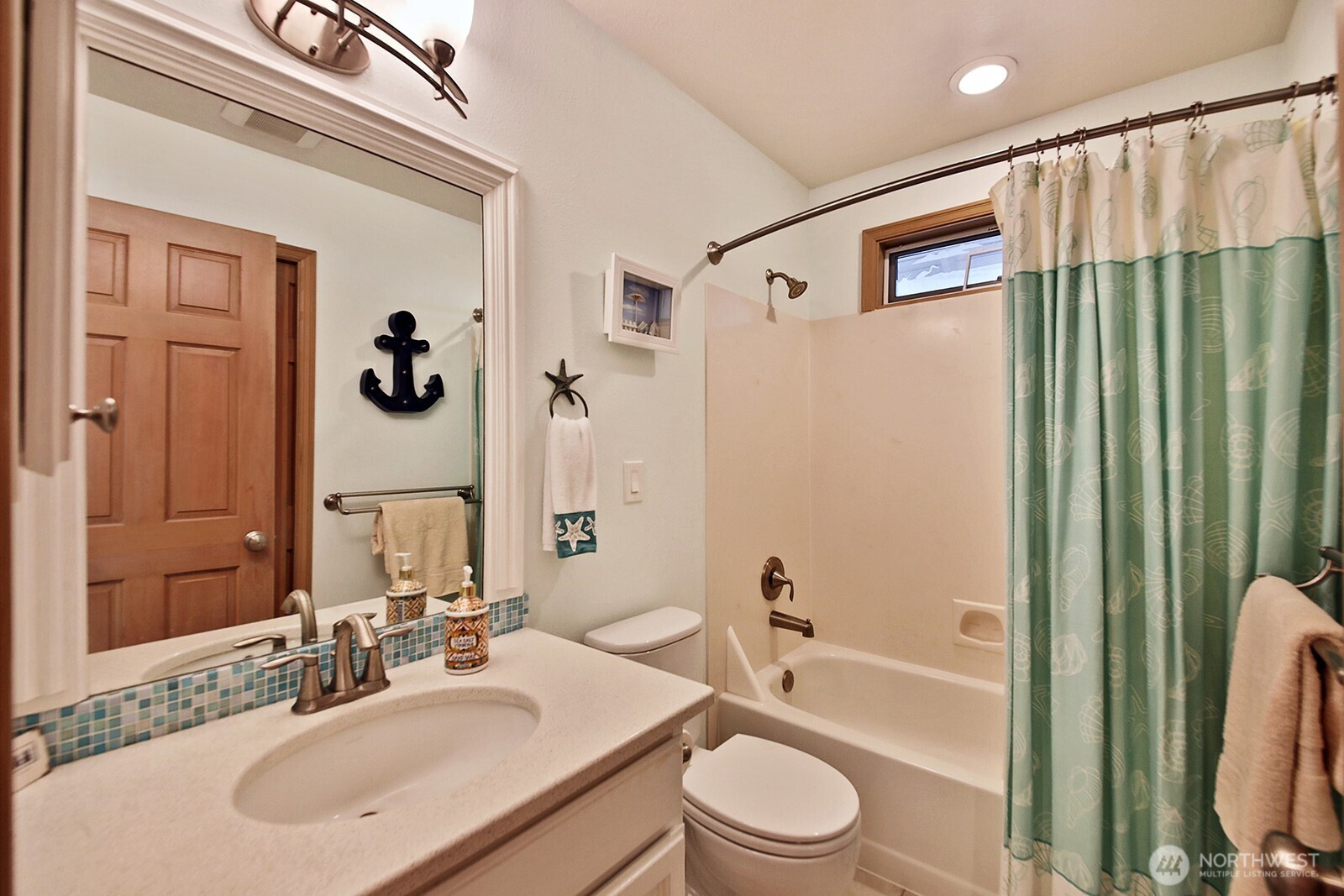 2267 Eastpoint Drive, Langley, WA 98260