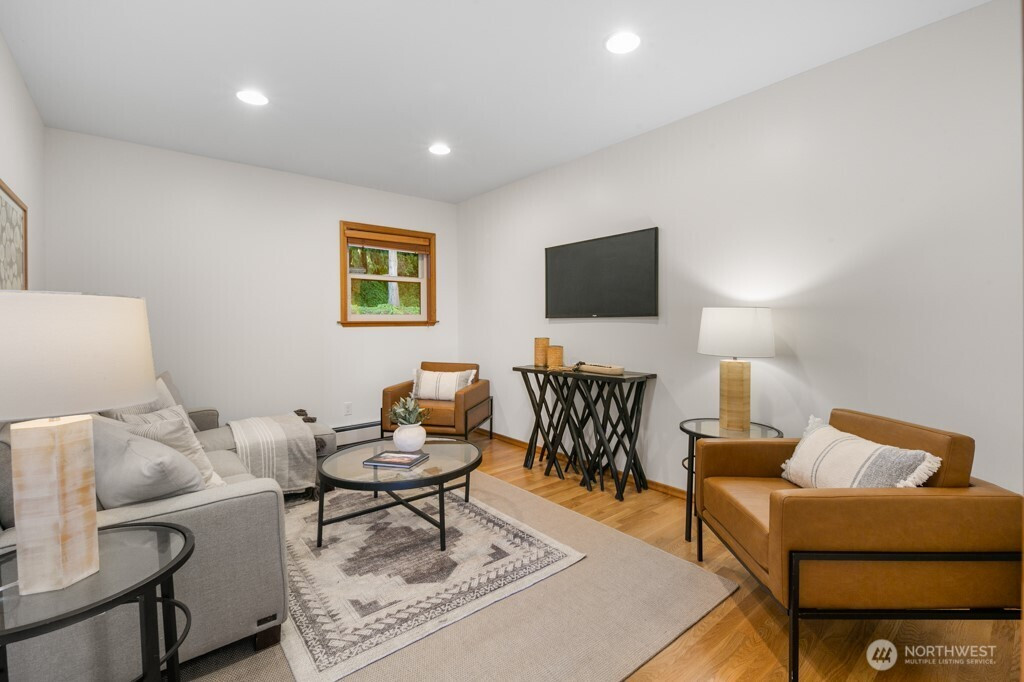 13190 Riviera Place NE, Seattle, WA 98125