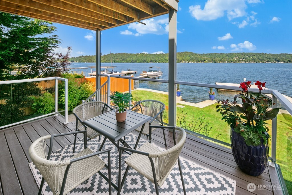 13190 Riviera Place NE, Seattle, WA 98125