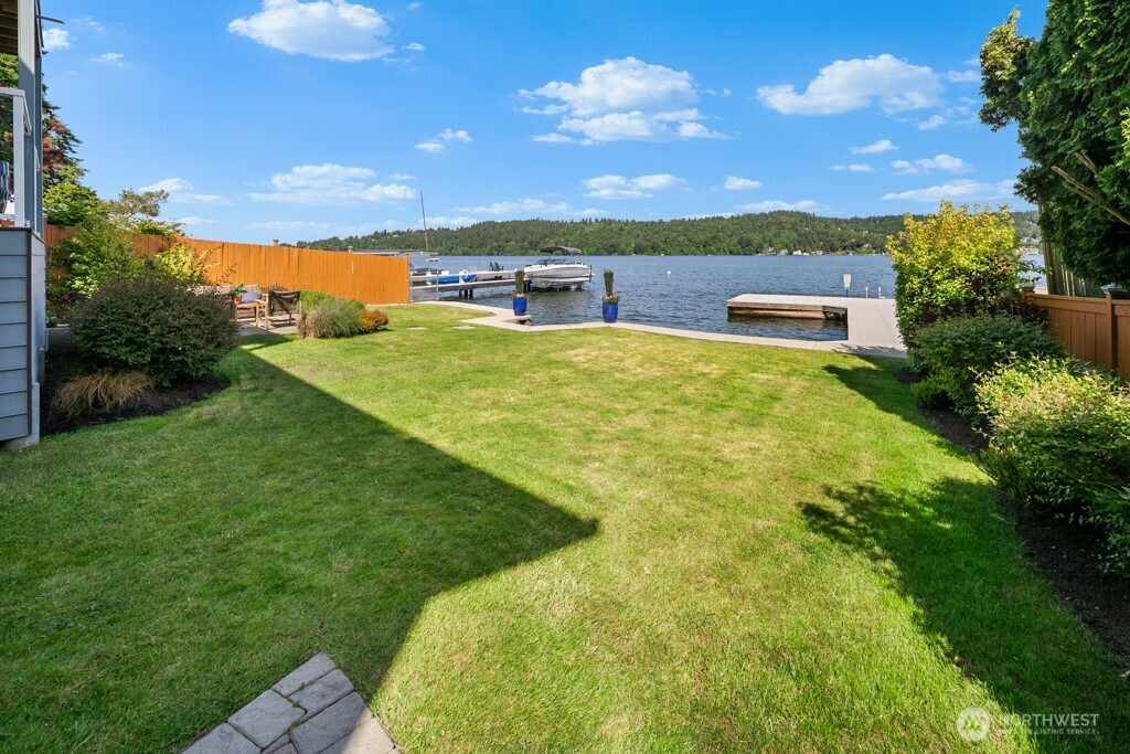 13190 Riviera Place NE, Seattle, WA 98125