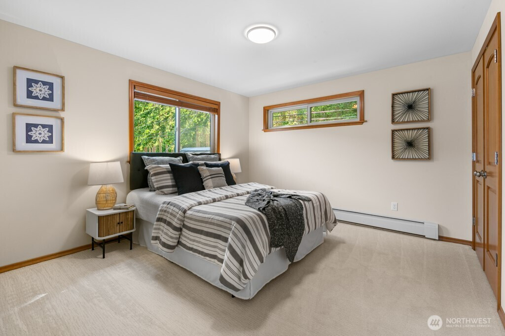 13190 Riviera Place NE, Seattle, WA 98125