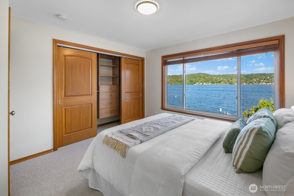 13190 Riviera Place NE, Seattle, WA 98125