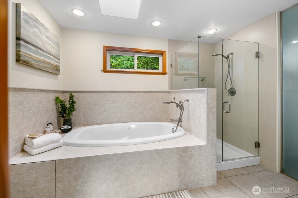 13190 Riviera Place NE, Seattle, WA 98125