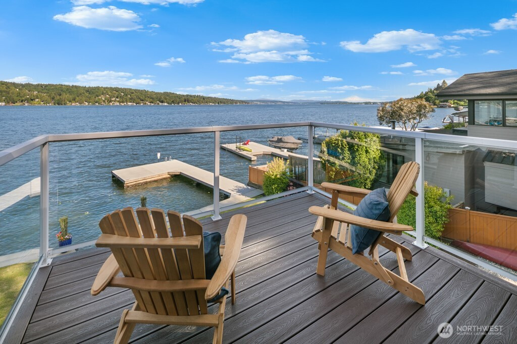 13190 Riviera Place NE, Seattle, WA 98125