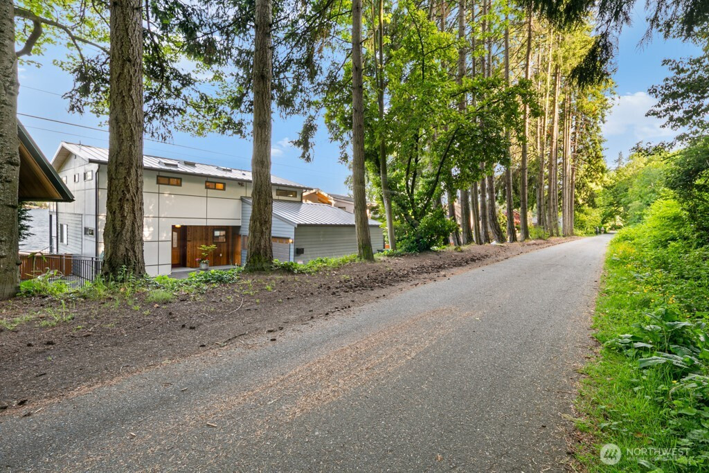 13190 Riviera Place NE, Seattle, WA 98125