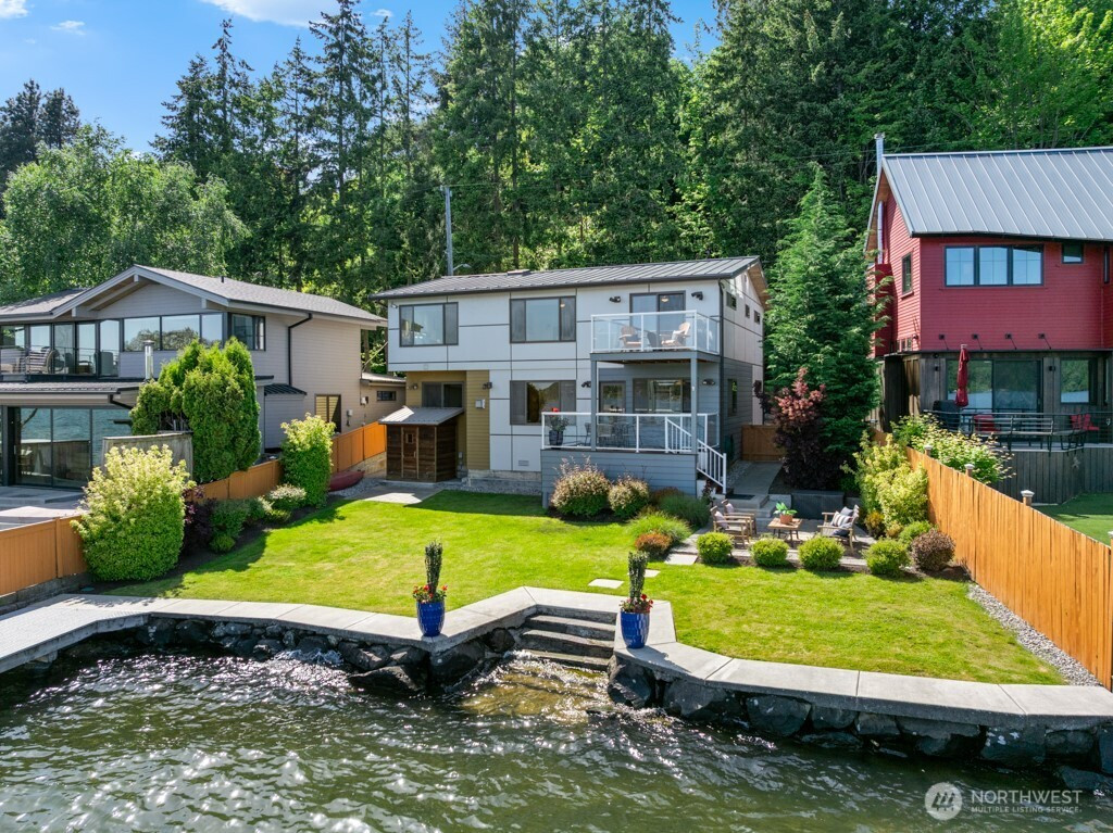 13190 Riviera Place NE, Seattle, WA 98125