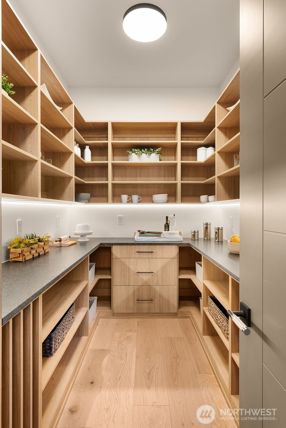 1224 108th Avenue SE, Bellevue, WA 98004