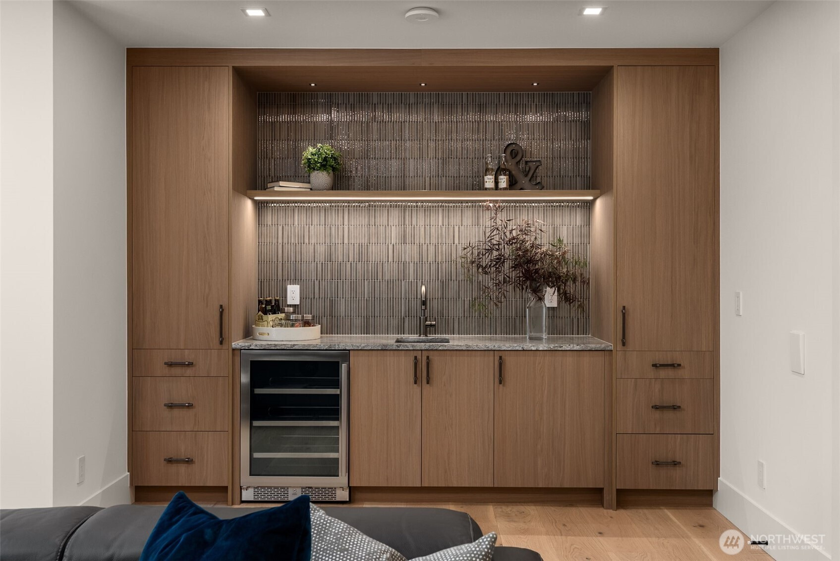 1224 108th Avenue SE, Bellevue, WA 98004