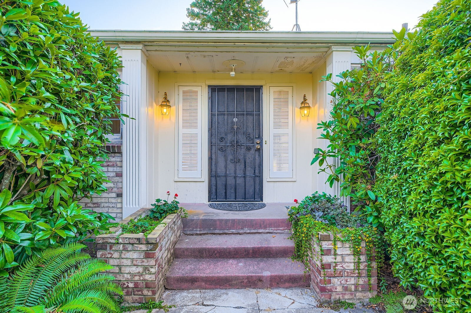 3041 52nd Avenue SW, Seattle, WA 98116