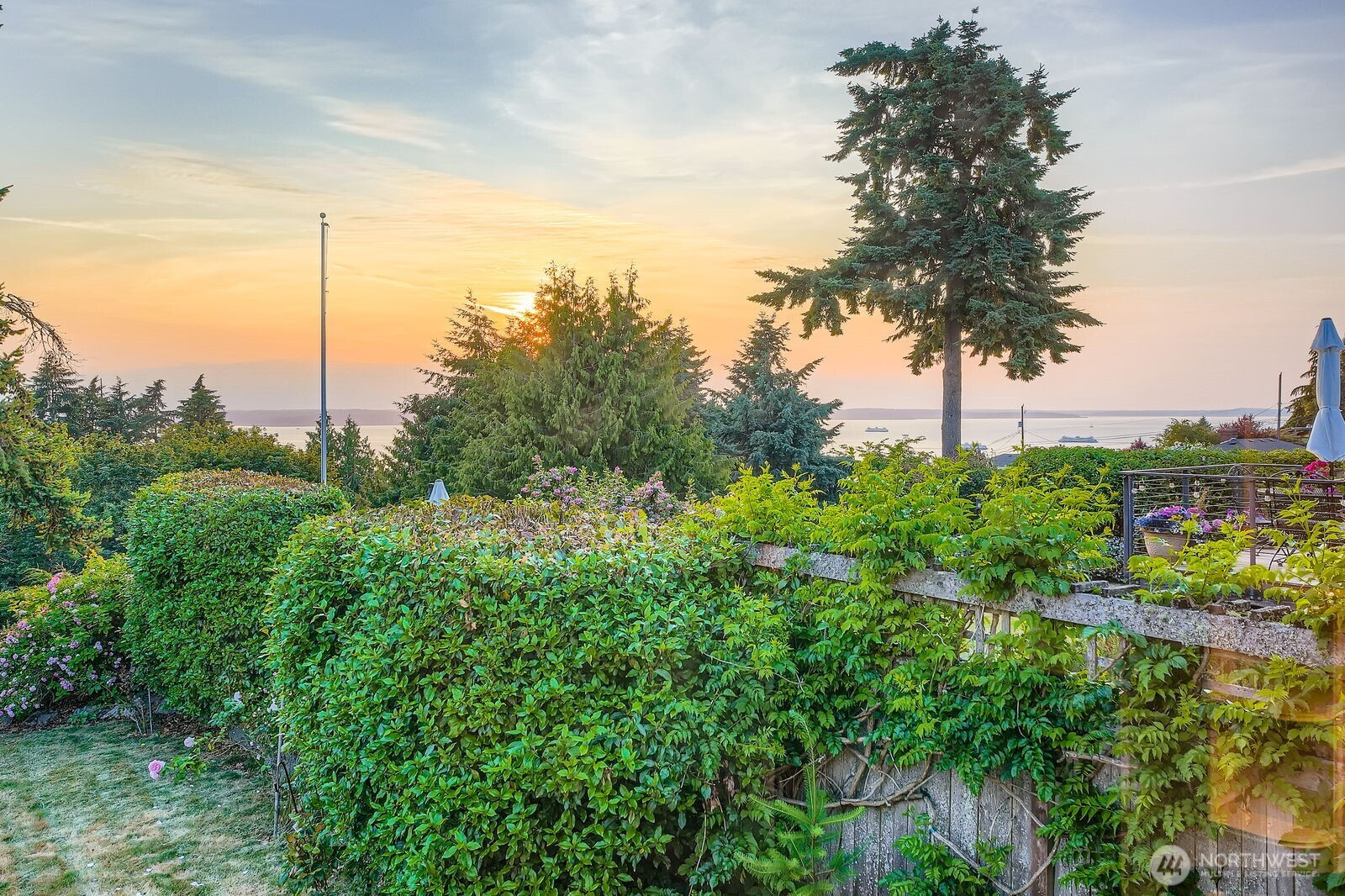 3041 52nd Avenue SW, Seattle, WA 98116