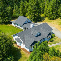 2829 Lake Langlois Road NE, Carnation, WA 98014