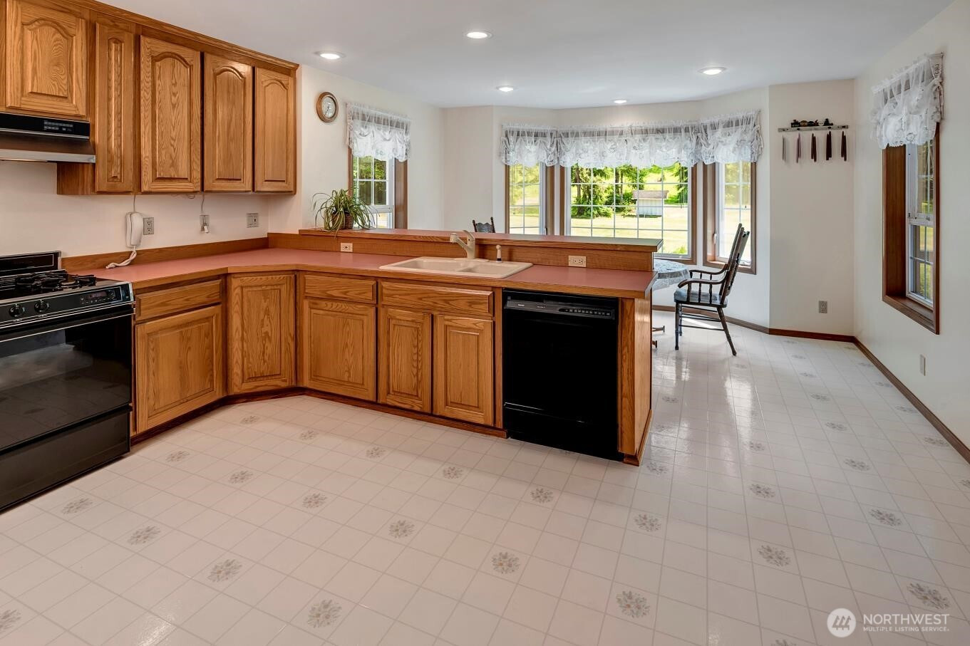 2829 Lake Langlois Road NE, Carnation, WA 98014