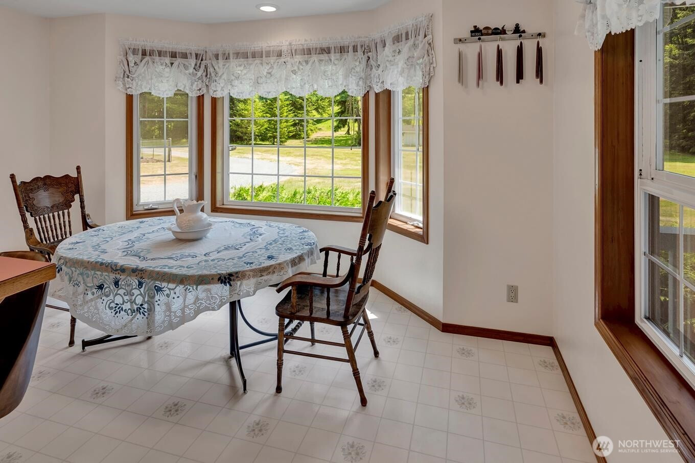 2829 Lake Langlois Road NE, Carnation, WA 98014