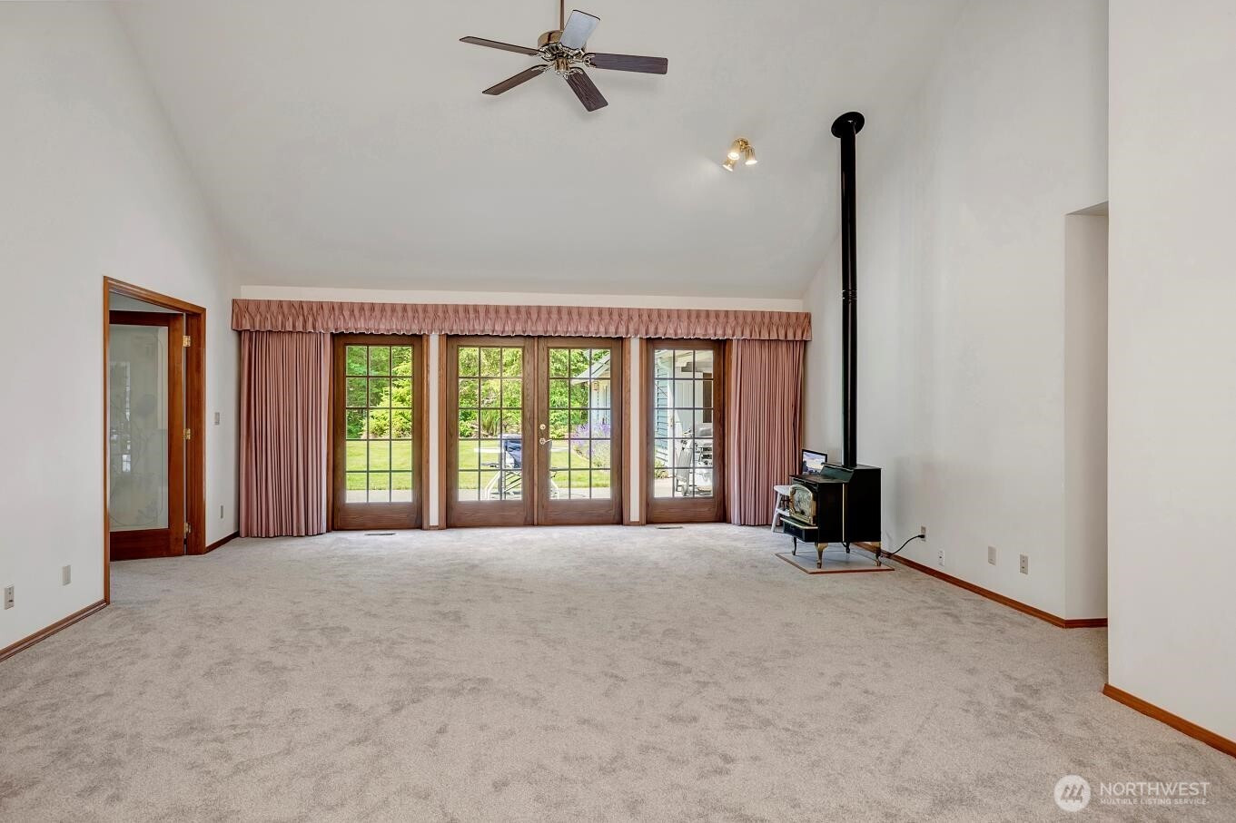 2829 Lake Langlois Road NE, Carnation, WA 98014