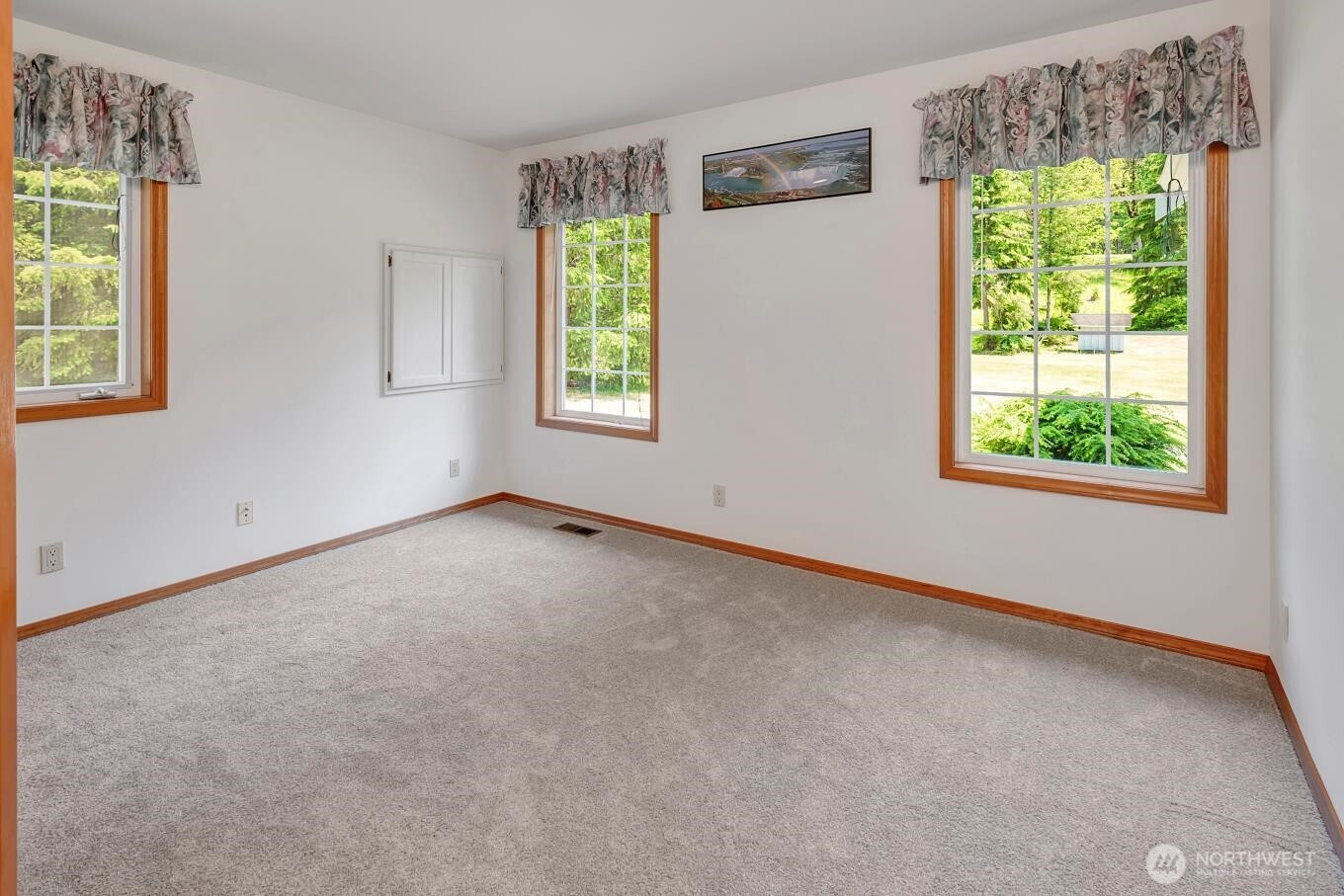 2829 Lake Langlois Road NE, Carnation, WA 98014