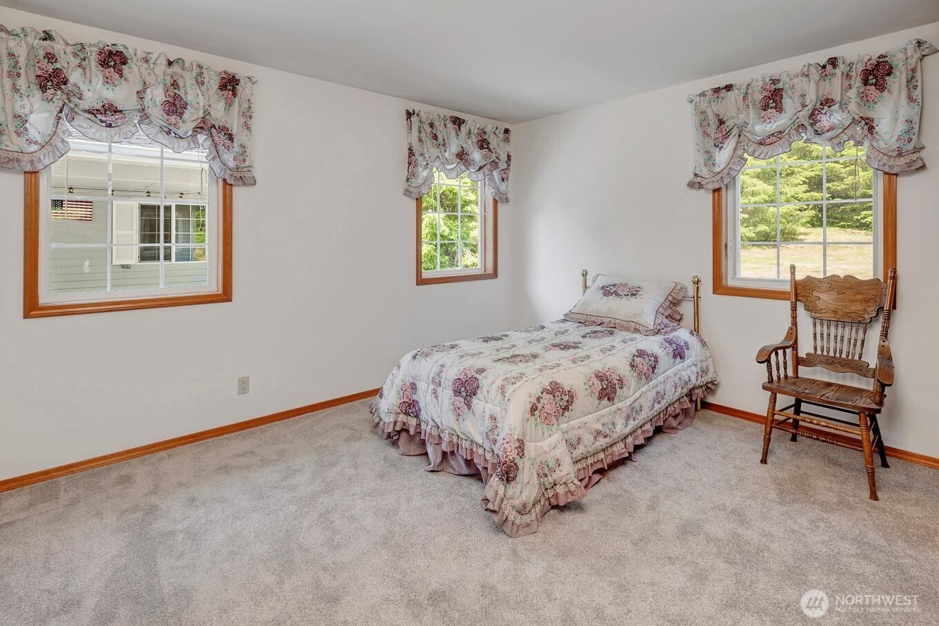 2829 Lake Langlois Road NE, Carnation, WA 98014