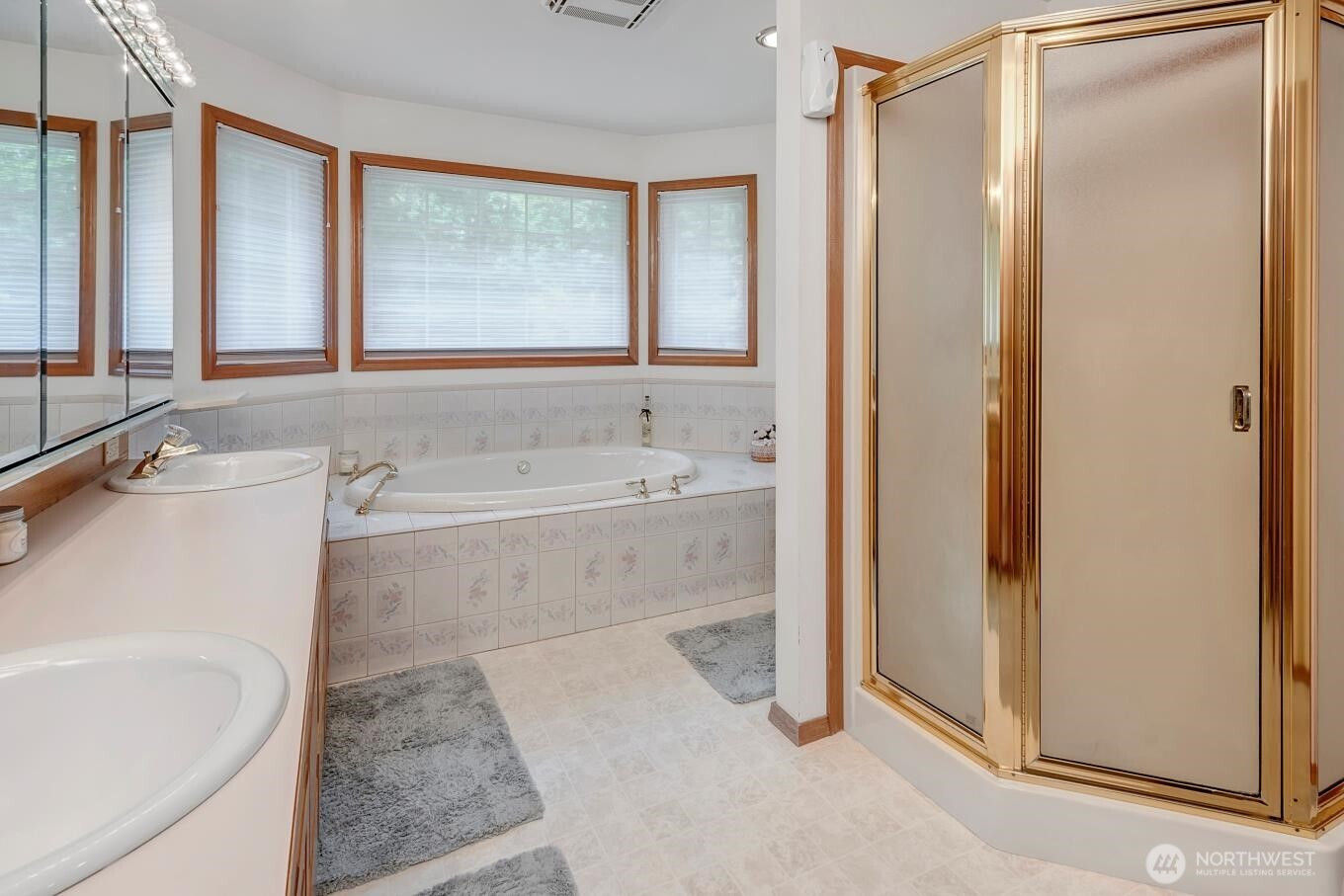 2829 Lake Langlois Road NE, Carnation, WA 98014