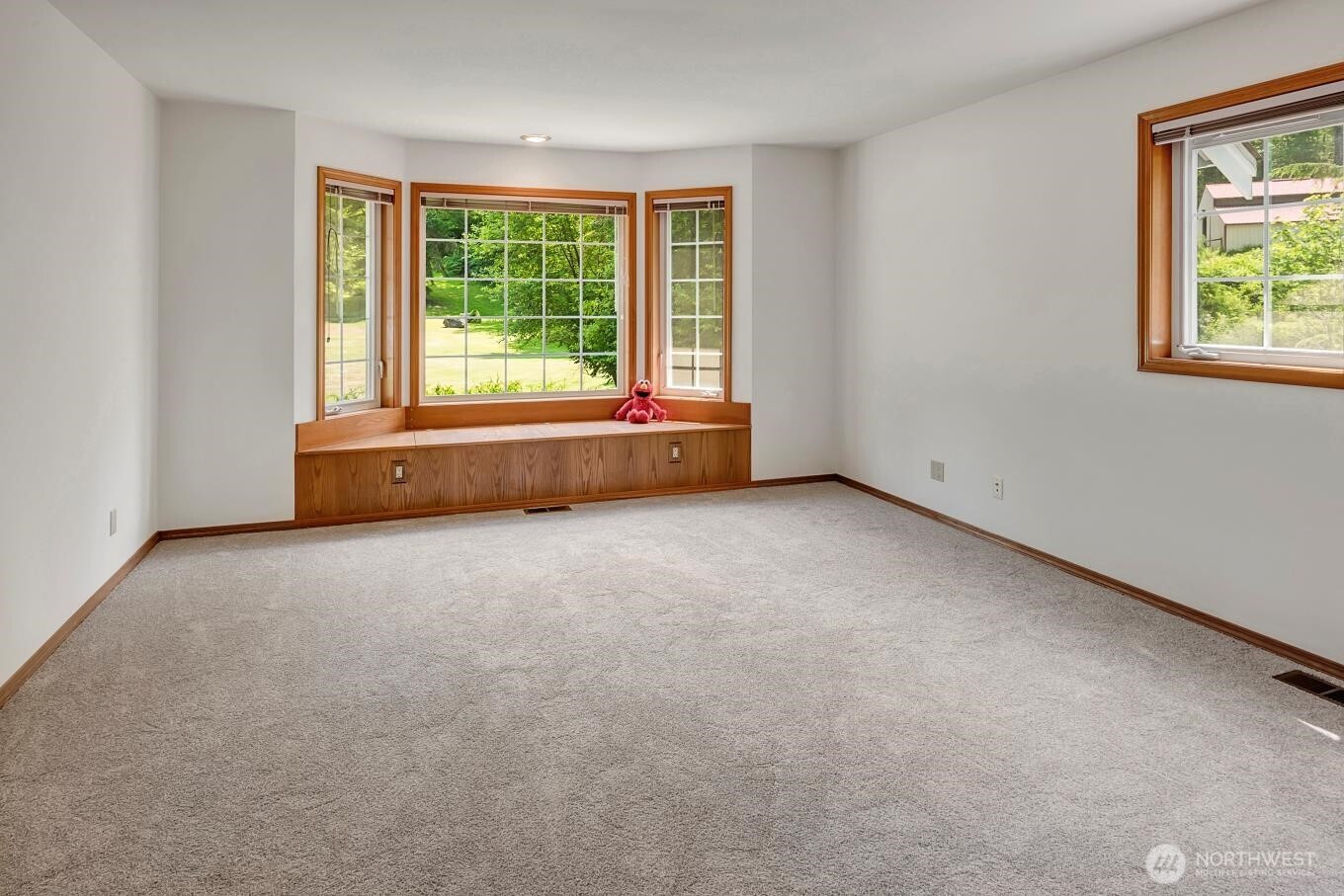 2829 Lake Langlois Road NE, Carnation, WA 98014