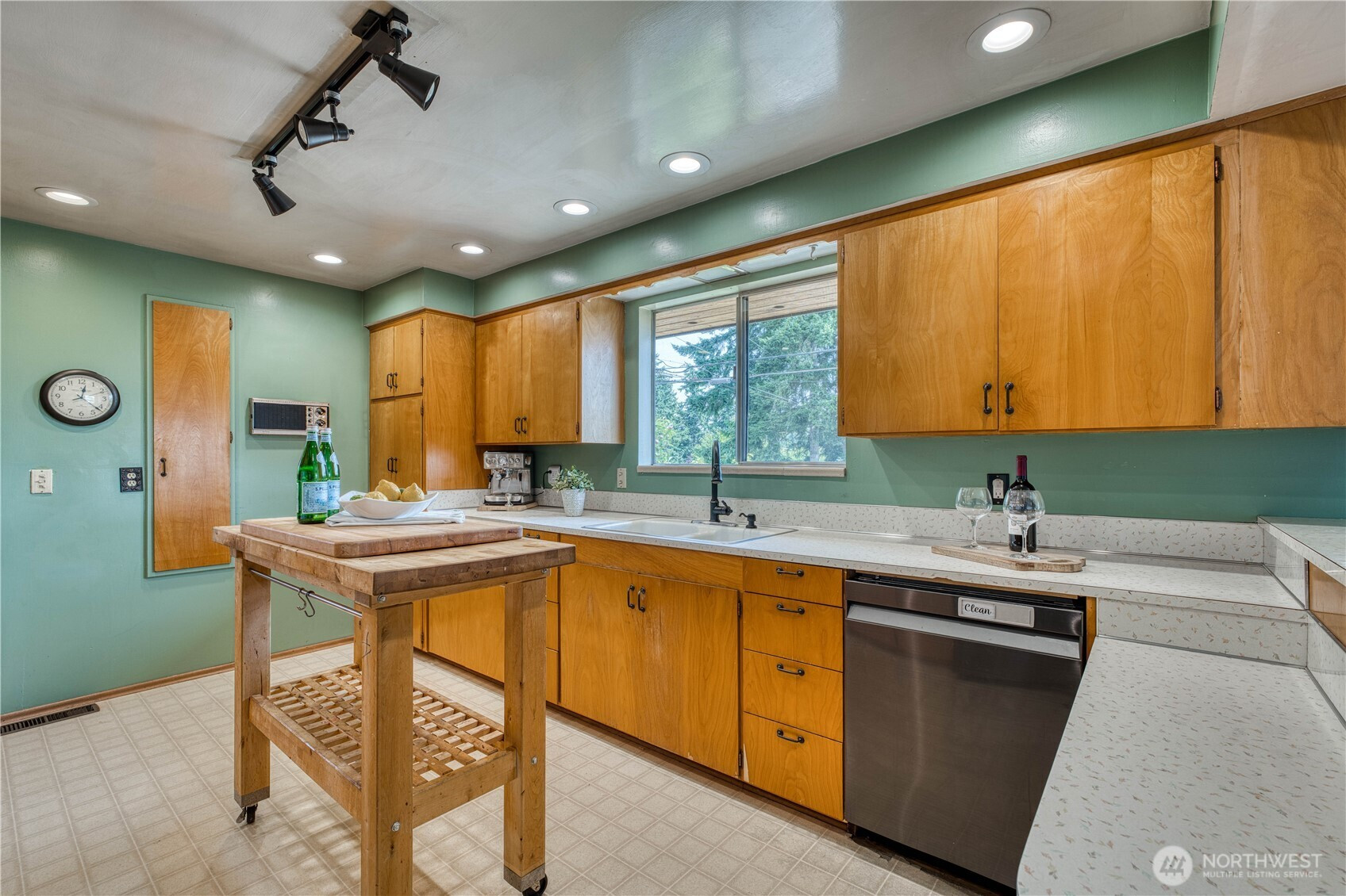 2221 Trenton Avenue, Bremerton, WA 98310