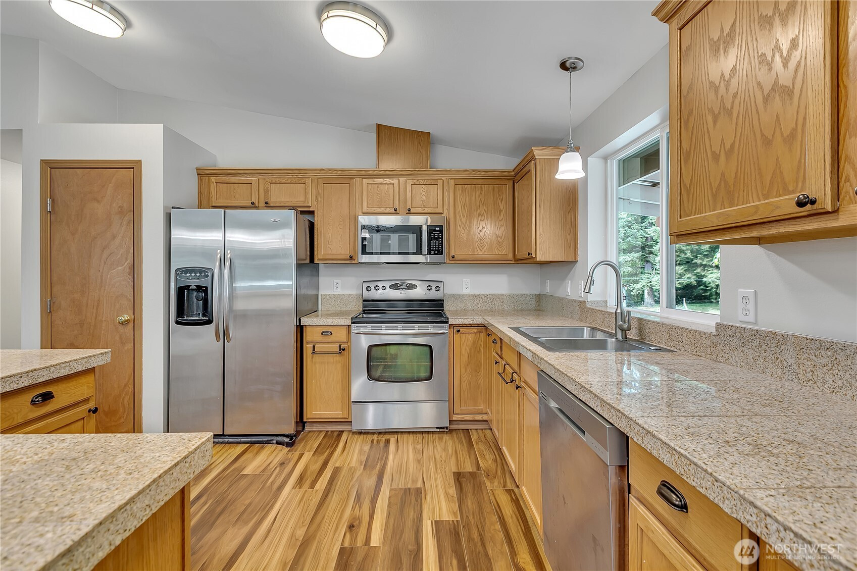 9540 El Camino Lane SE, Yelm, WA 98597