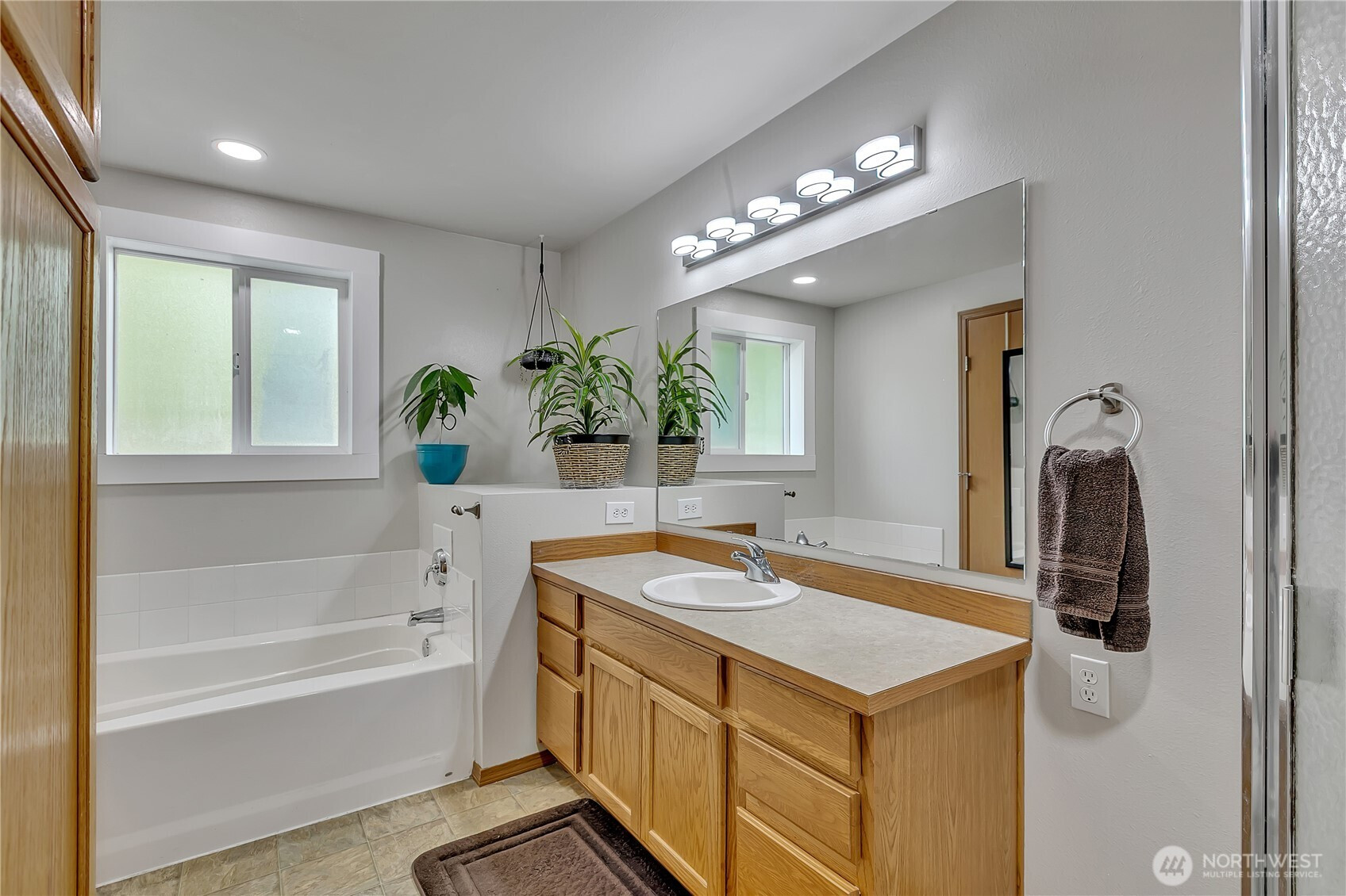 9540 El Camino Lane SE, Yelm, WA 98597