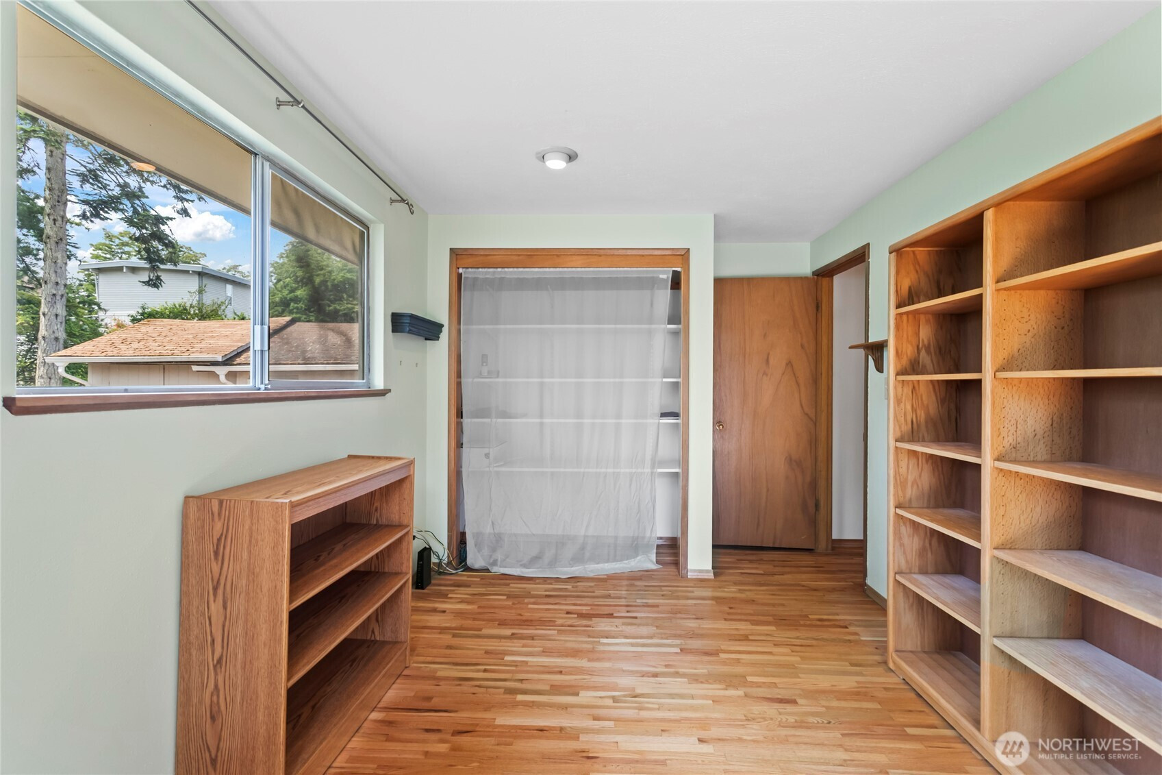 108 Champion Street, Steilacoom, WA 98388