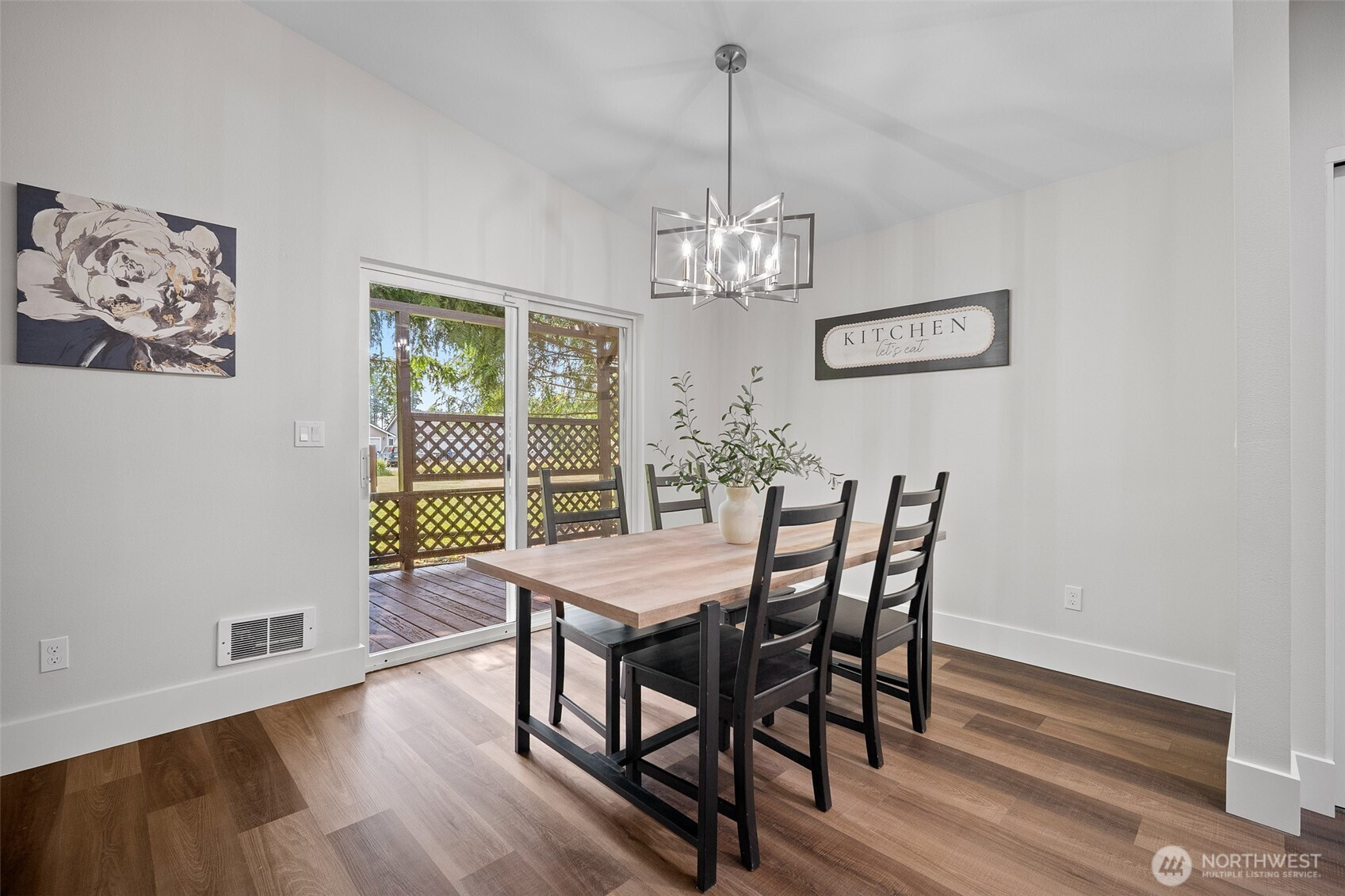 19030 92nd Avenue NW, Stanwood, WA 98292