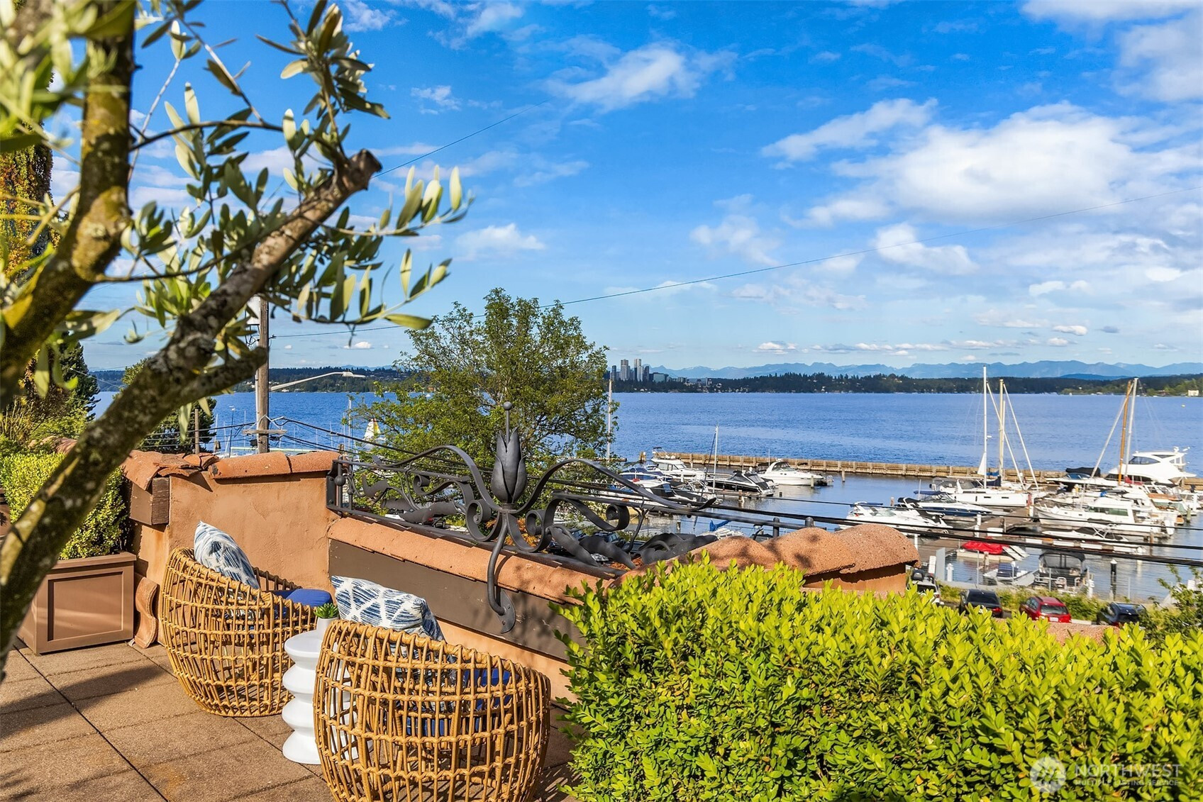 303 Lake Washington Boulevard, Seattle, WA 98122