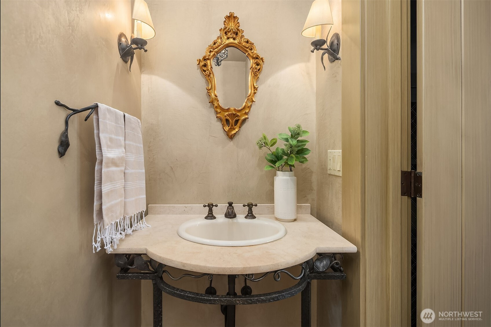 303 Lake Washington Boulevard, Seattle, WA 98122