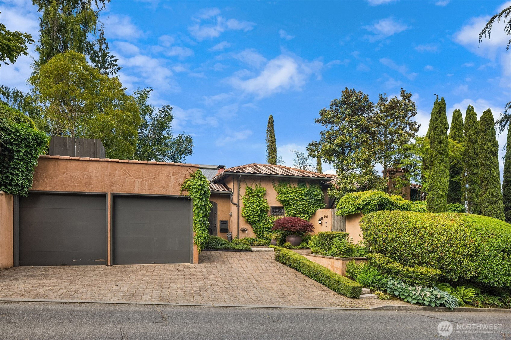 303 Lake Washington Boulevard, Seattle, WA 98122