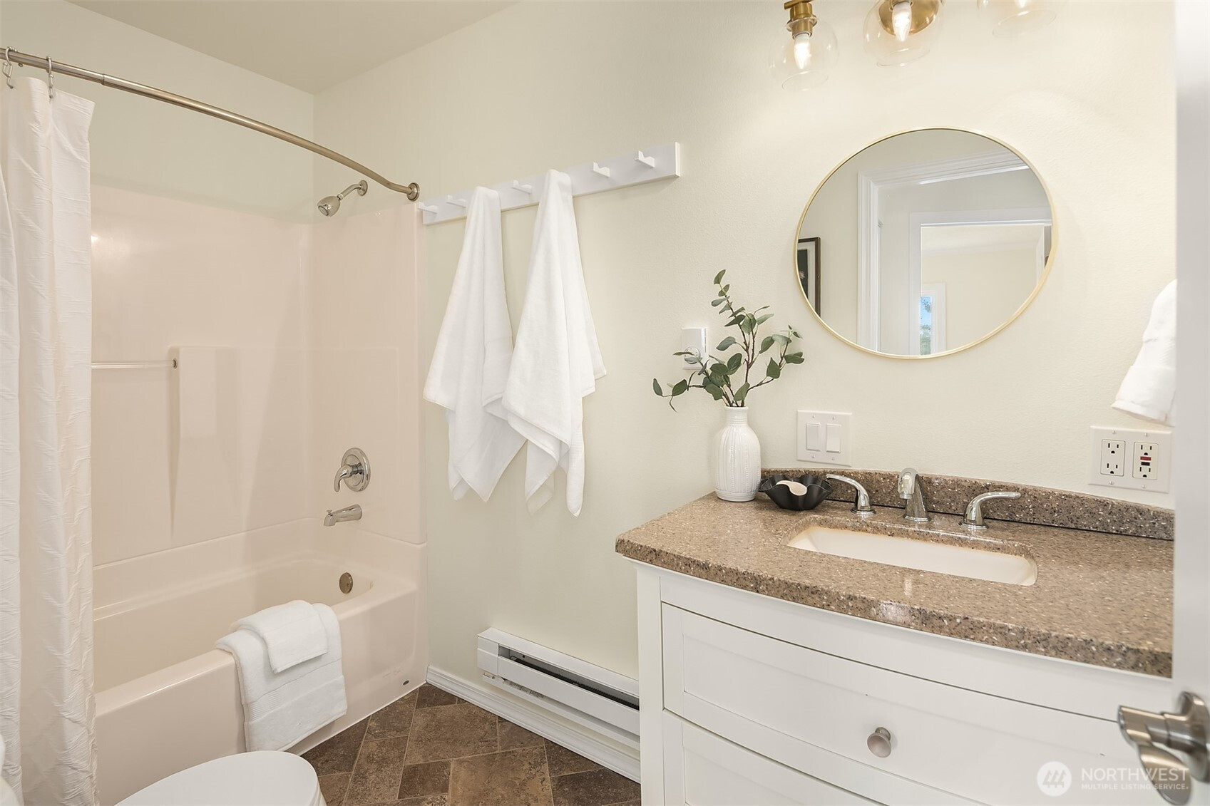 21106 49th Avenue W, Lynnwood, WA 98036