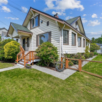 912 N 88th Street, Seattle, WA 98103