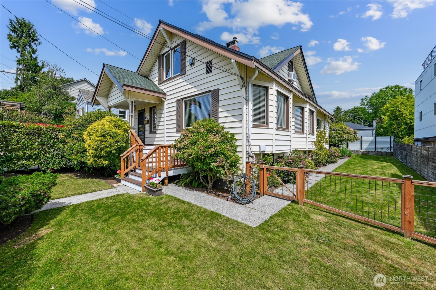 912 N 88th Street, Seattle, WA 98103