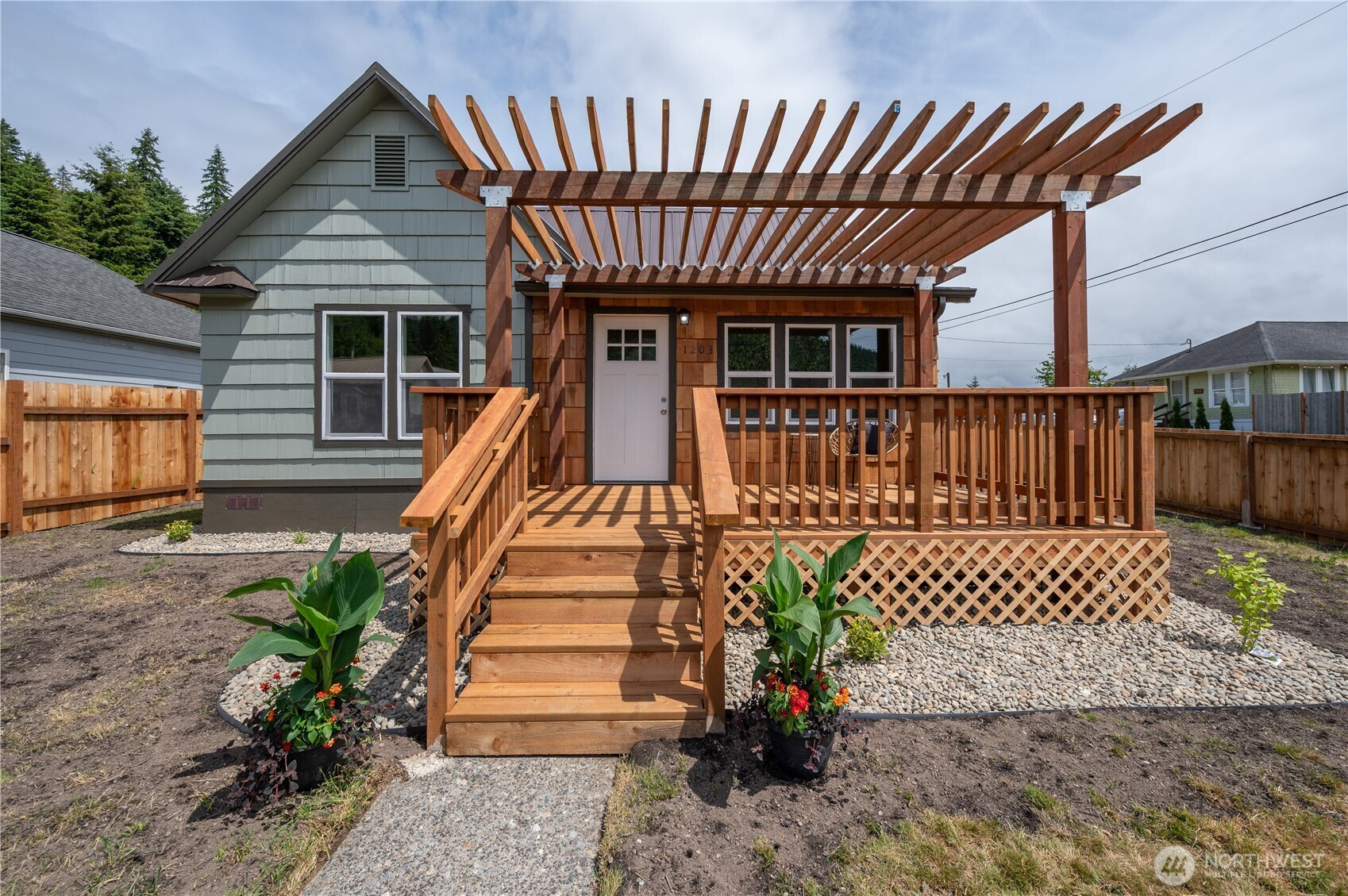 1203 Larch Street, Raymond, WA 98577
