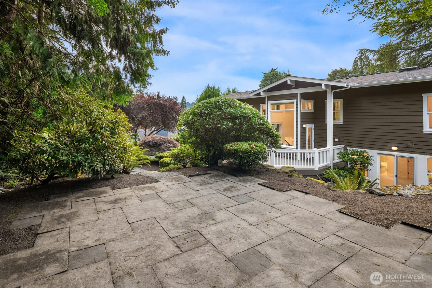 10133 NE 113th Place, Kirkland, WA 98033