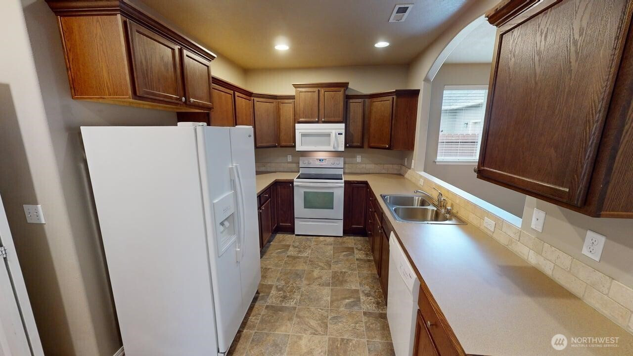 1122 SW Carver Street, College Place, WA 99324