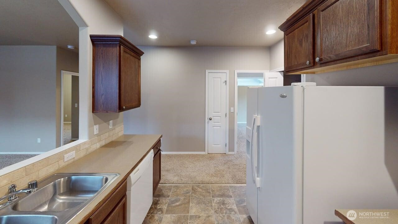 1122 SW Carver Street, College Place, WA 99324