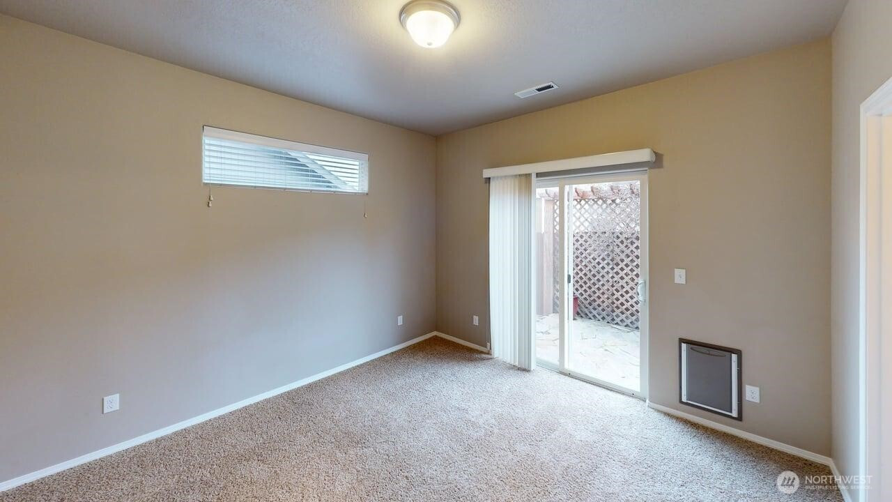 1122 SW Carver Street, College Place, WA 99324