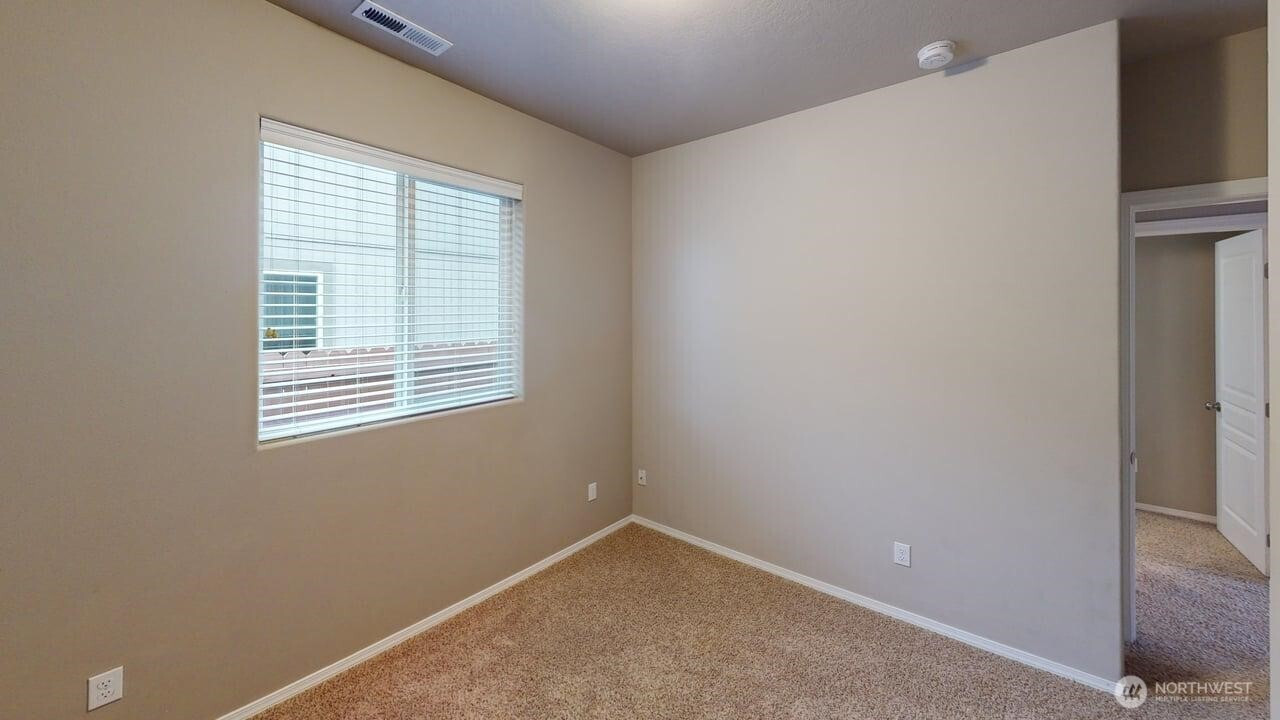 1122 SW Carver Street, College Place, WA 99324