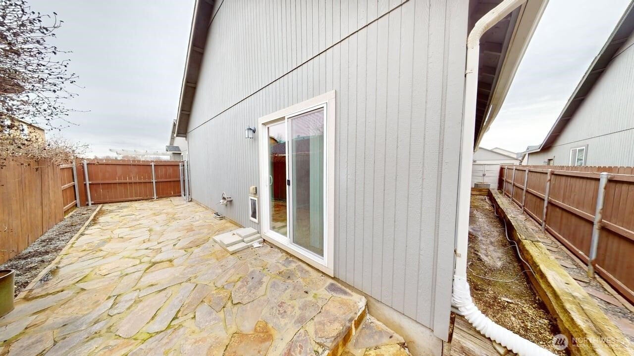 1122 SW Carver Street, College Place, WA 99324