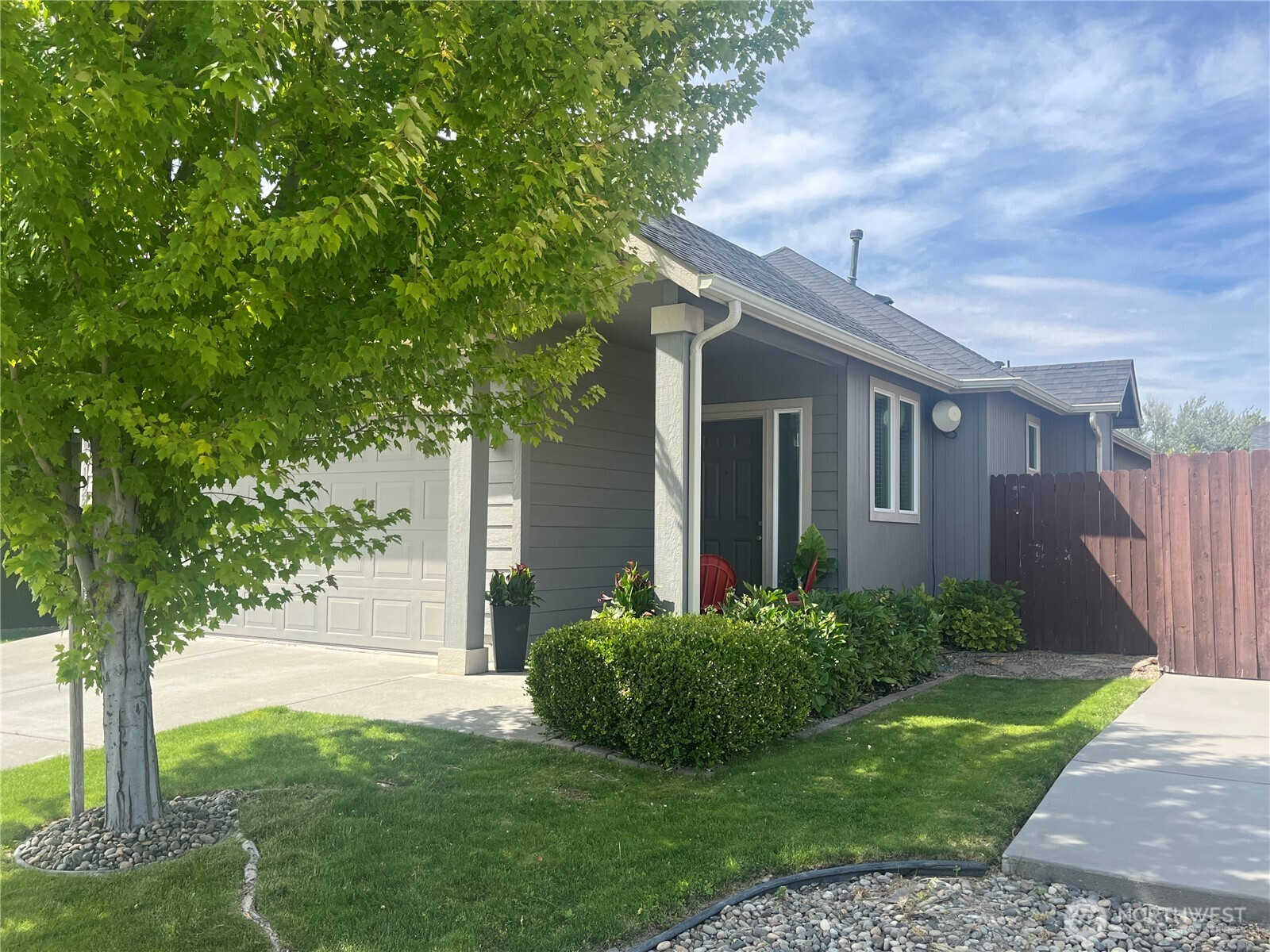 1122 SW Carver Street, College Place, WA 99324