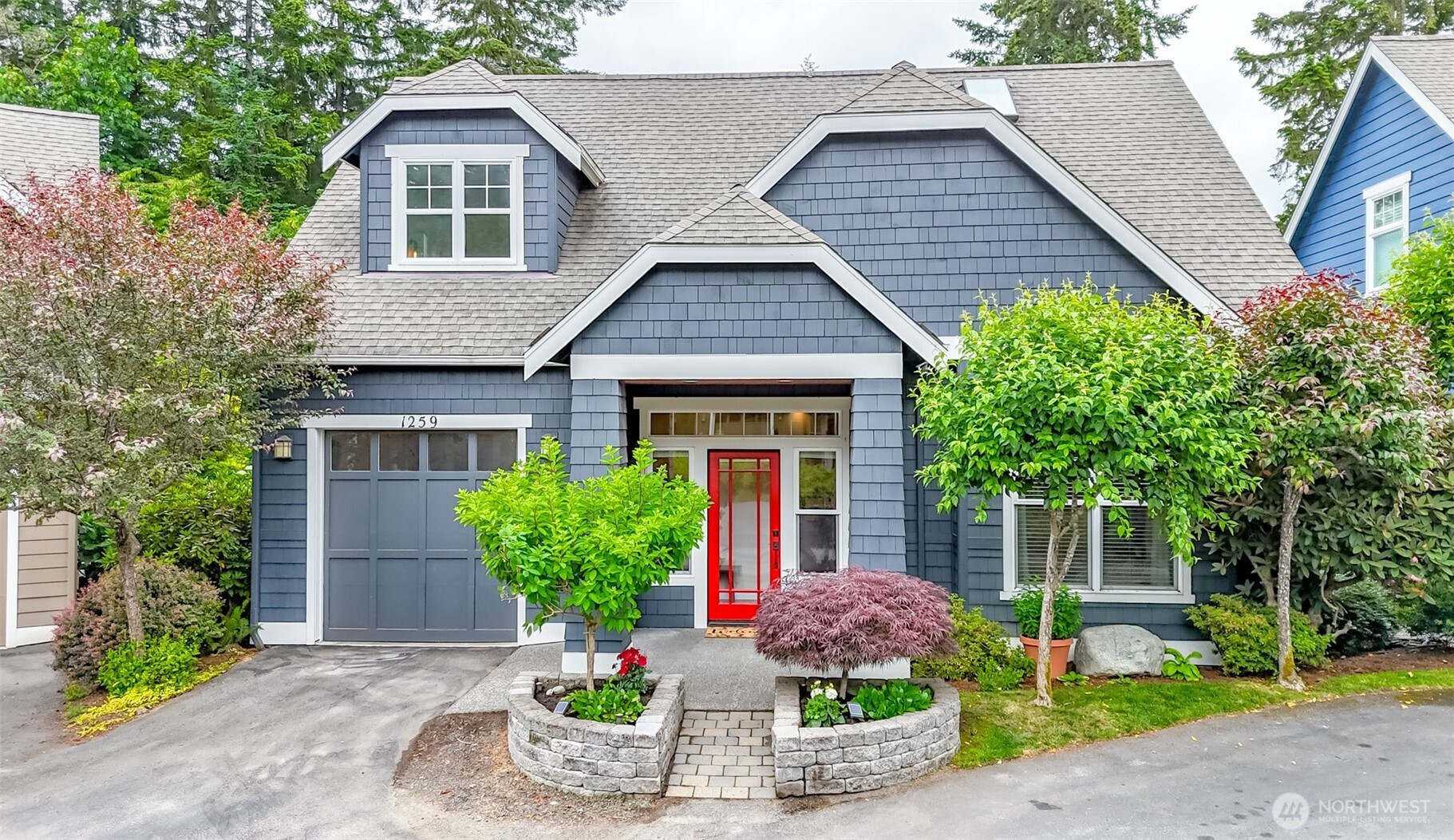 1259 Shanti Lane NE, Bainbridge Island, WA 98110