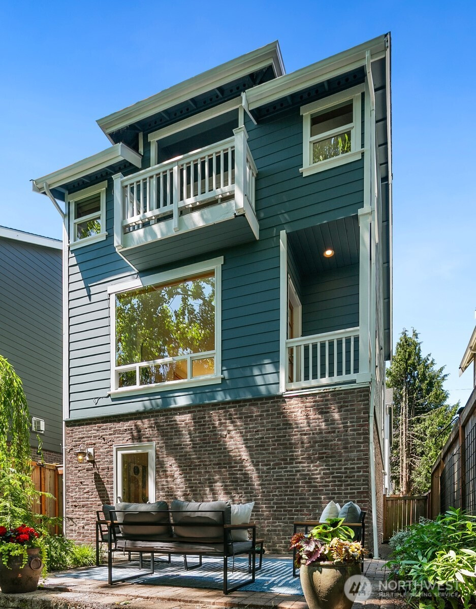 1414 25th Avenue, Seattle, WA 98122