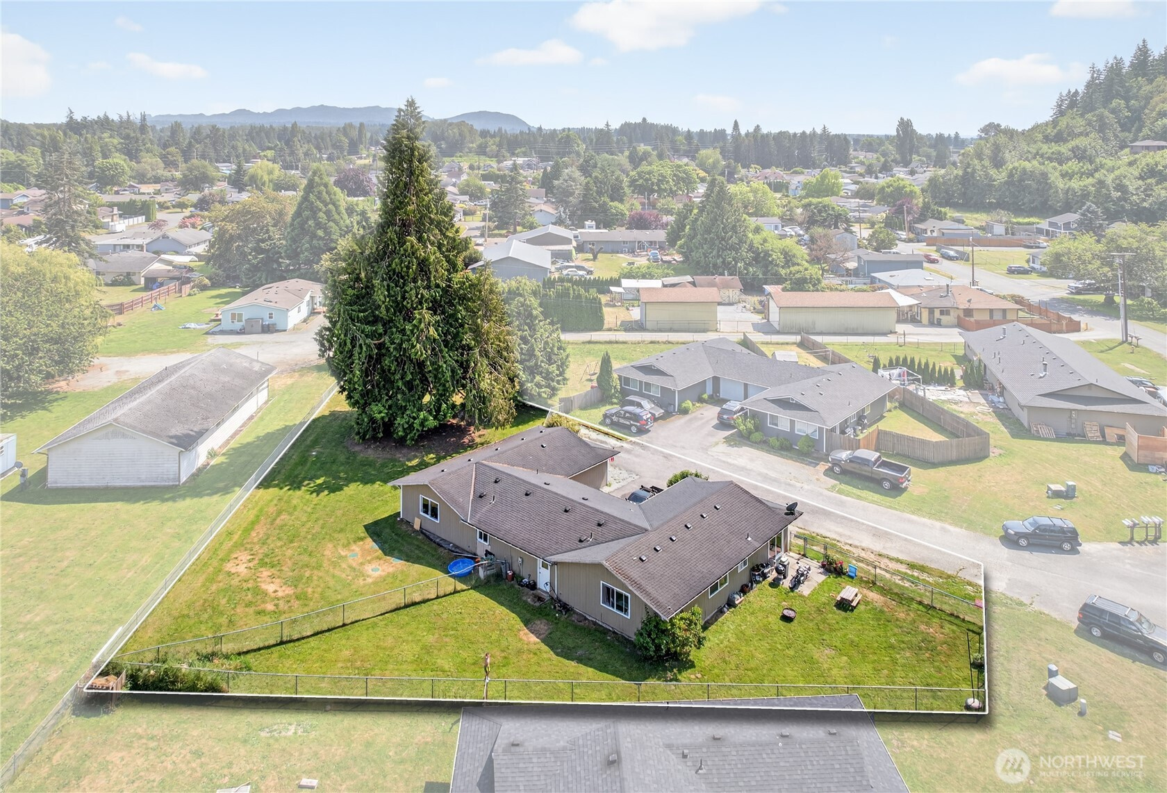 11217 N Skagit St, Burlington, WA 98233