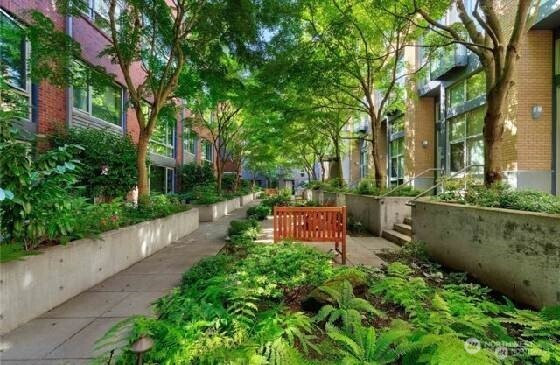 530 Broadway E, Seattle, WA 98102