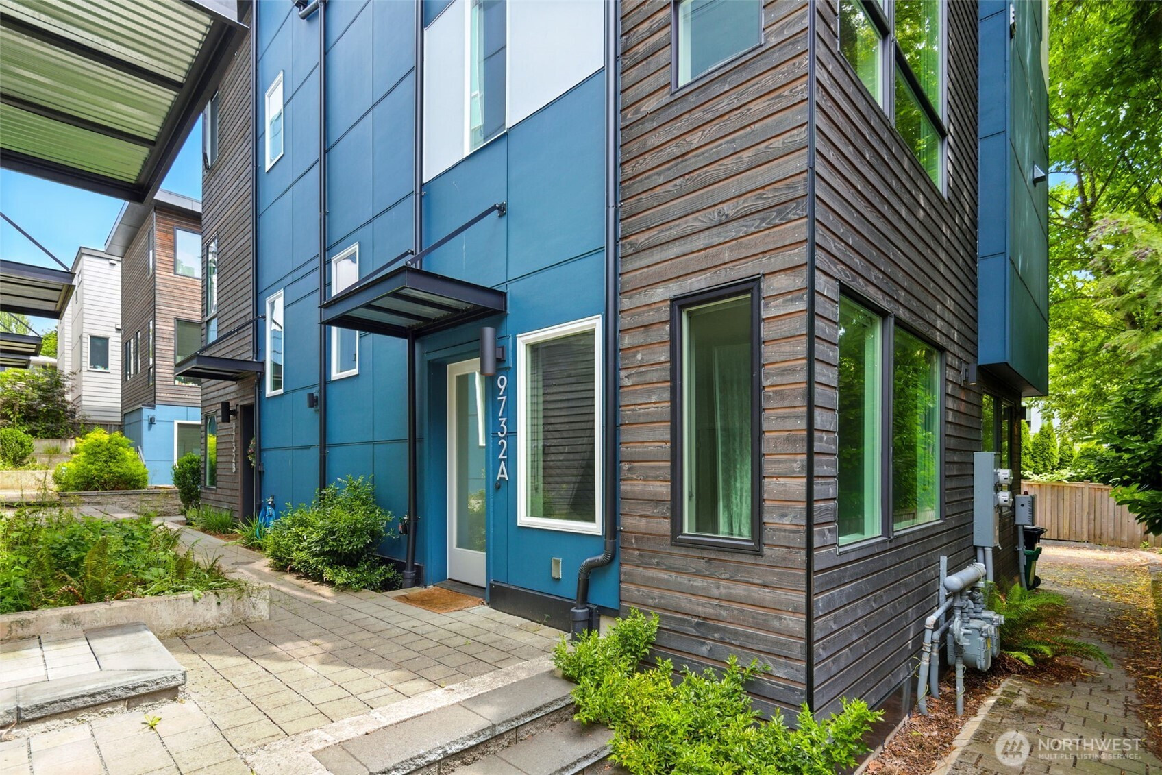 9732 Woodlawn Avenue N, Seattle, WA 98103
