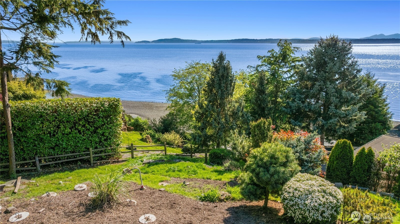 3253 Perkins Lane W, Seattle, WA 98199